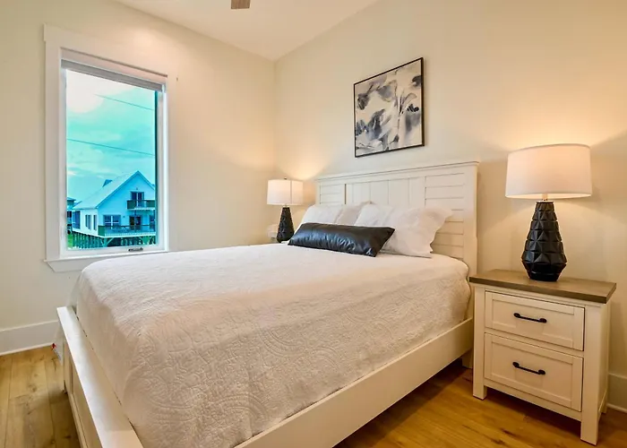 Private Heated Pool With Elevator Access & Free Activities