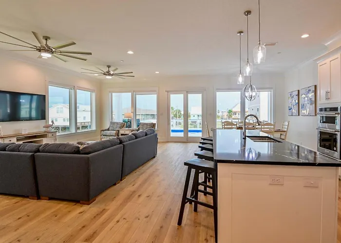 Private Heated Pool With Elevator Access & Free Activities *